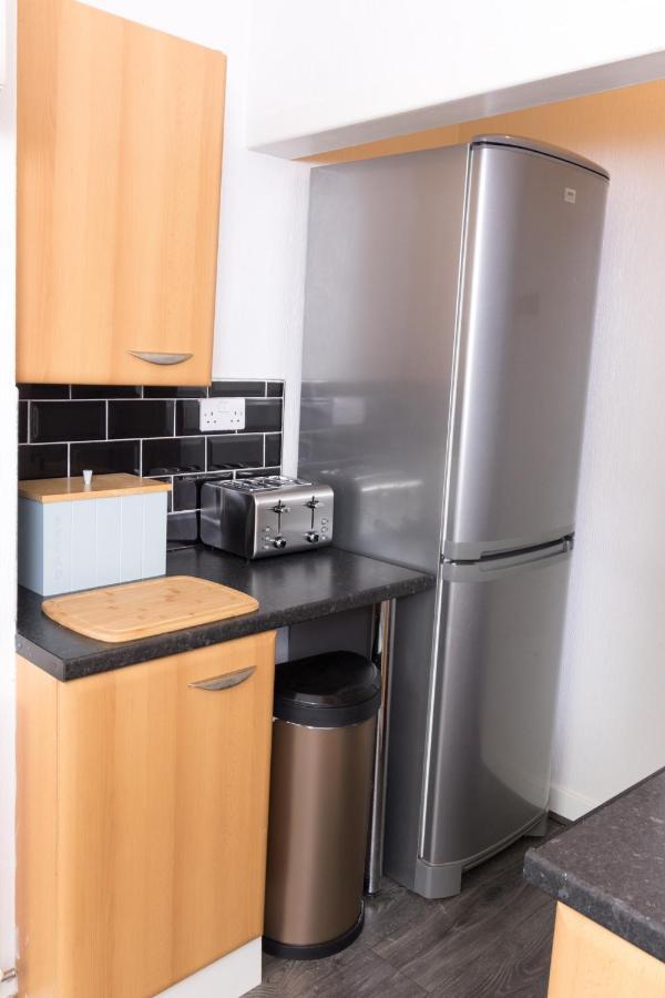 Entire House - 2 Bedroom - 3 Bed - Free Wifi - Tv Clayton-le-Moors Exterior photo