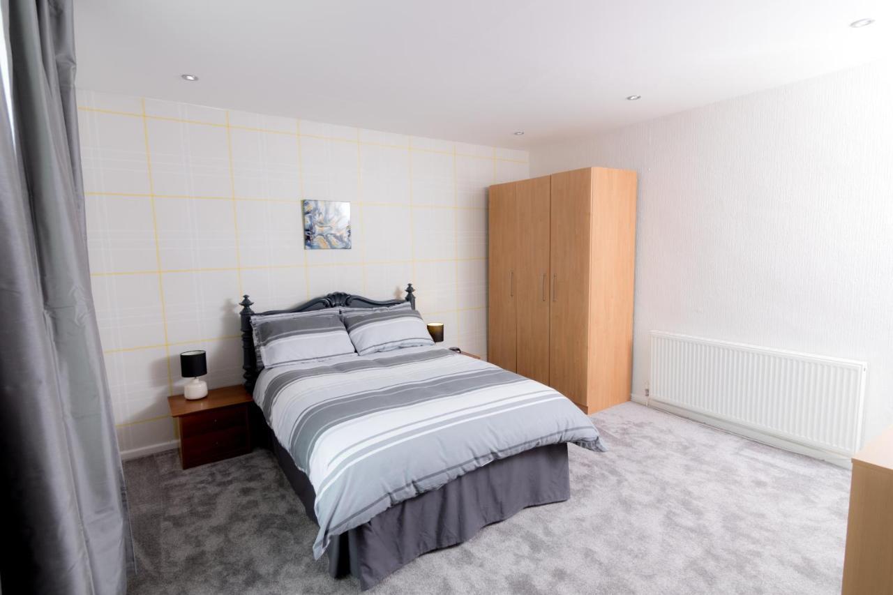 Entire House - 2 Bedroom - 3 Bed - Free Wifi - Tv Clayton-le-Moors Exterior photo