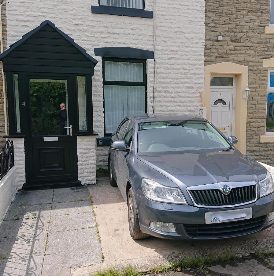 Entire House - 2 Bedroom - 3 Bed - Free Wifi - Tv Clayton-le-Moors Exterior photo